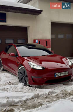 Седан Tesla Model 3 2021 в Ивано-Франковске