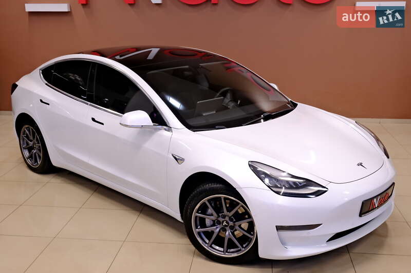 Седан Tesla Model 3 2019 в Одессе