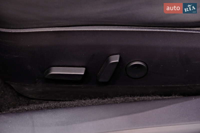 Седан Tesla Model 3 2019 в Одессе