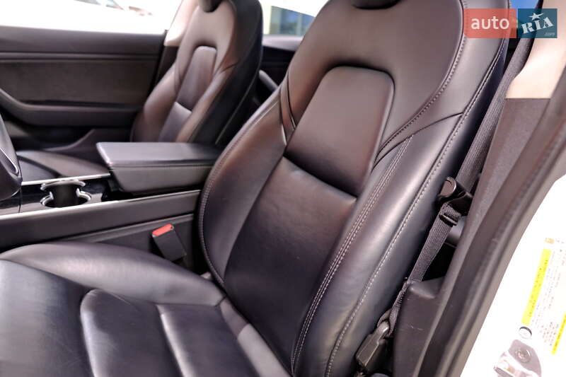 Седан Tesla Model 3 2019 в Одессе