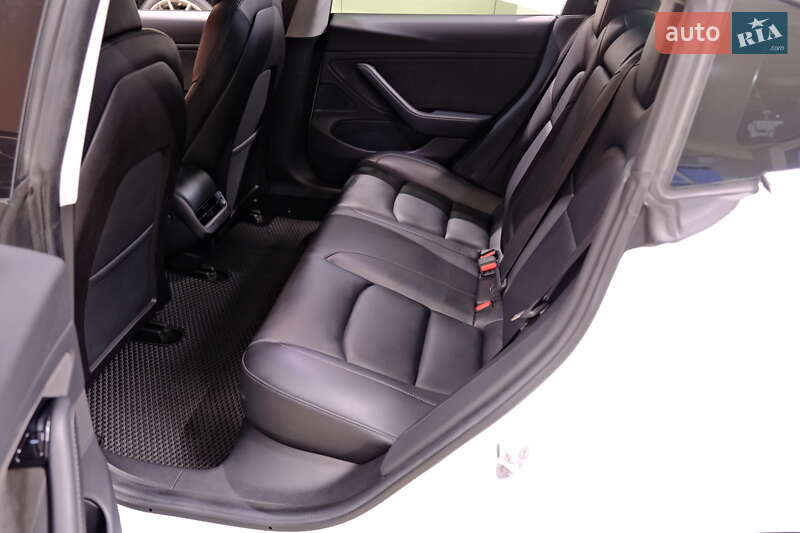 Седан Tesla Model 3 2019 в Одессе