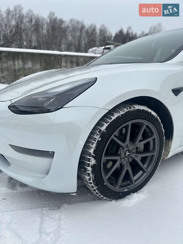 Седан Tesla Model 3 2022 в Ковелі