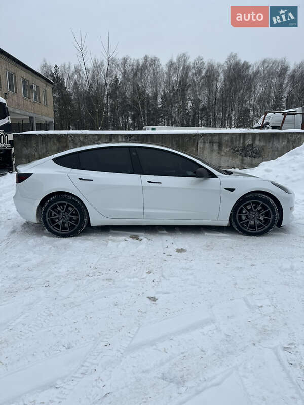 Седан Tesla Model 3 2022 в Ковелі