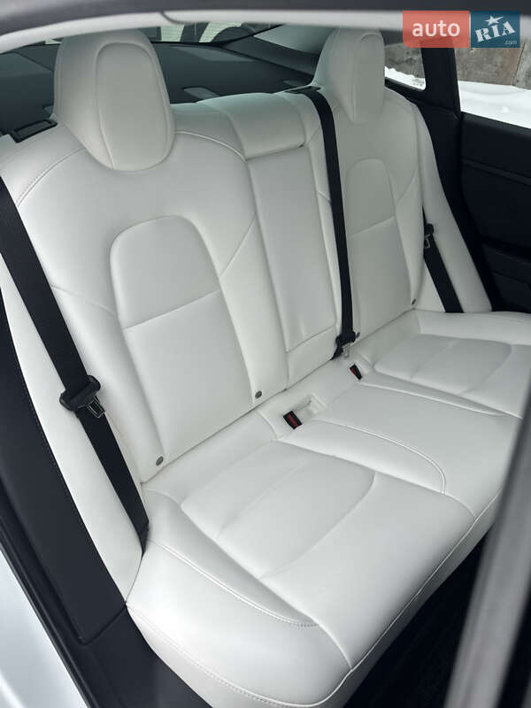 Седан Tesla Model 3 2022 в Ковелі