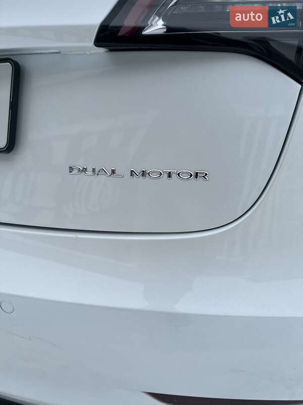 Седан Tesla Model 3 2022 в Ковелі