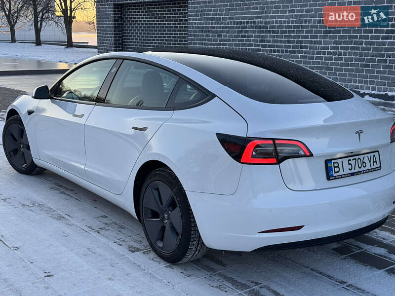 Седан Tesla Model 3 2022 в Кременчуці