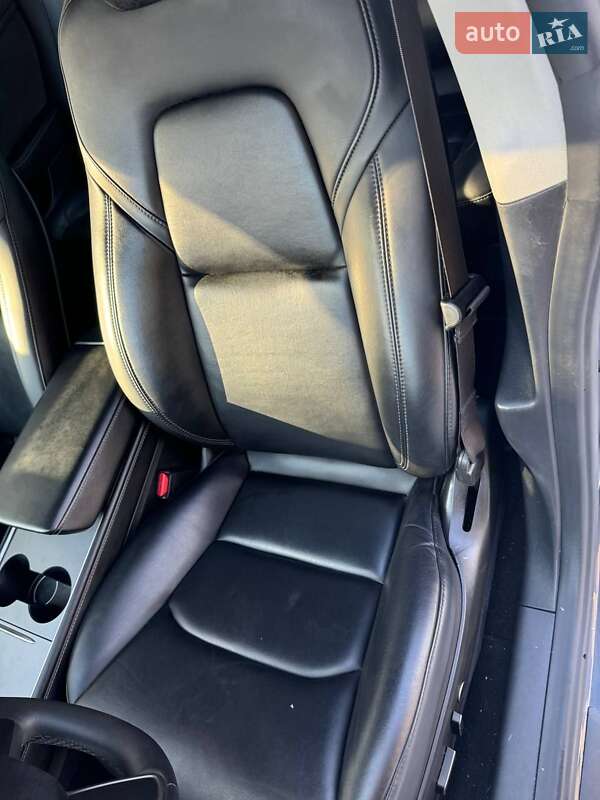 Седан Tesla Model 3 2023 в Хмельницком