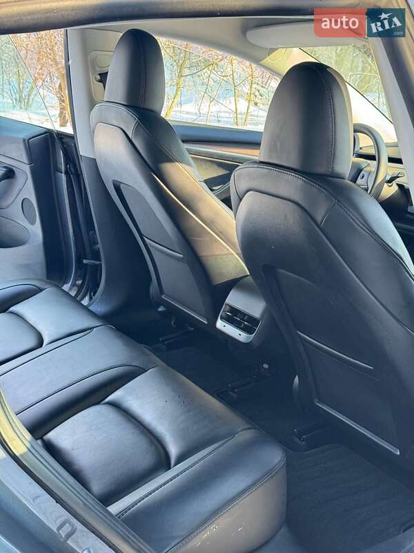 Седан Tesla Model 3 2023 в Хмельницком