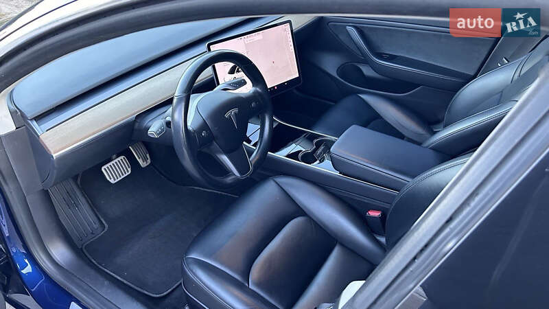 Седан Tesla Model 3 2019 в Києві
