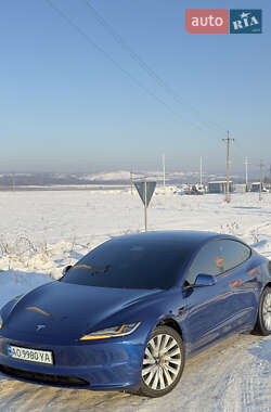 Седан Tesla Model 3 2025 в Хусті