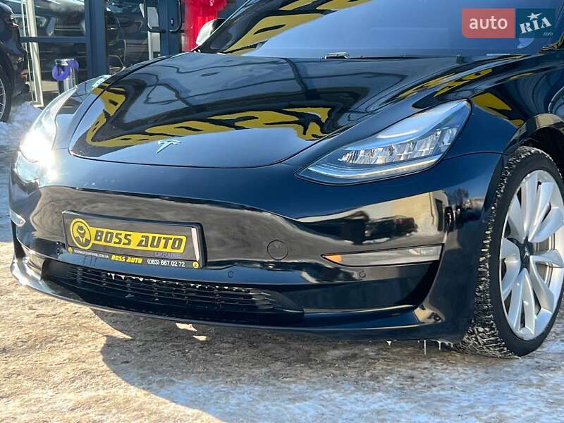 Седан Tesla Model 3 2019 в Ивано-Франковске