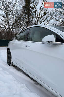 Седан Tesla Model 3 2019 в Киеве