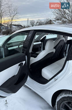 Седан Tesla Model 3 2019 в Киеве