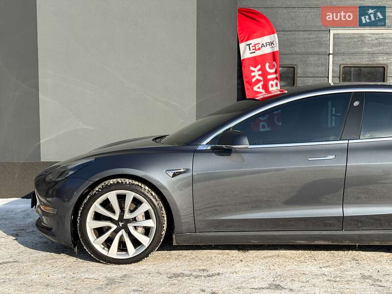 Седан Tesla Model 3 2019 в Києві