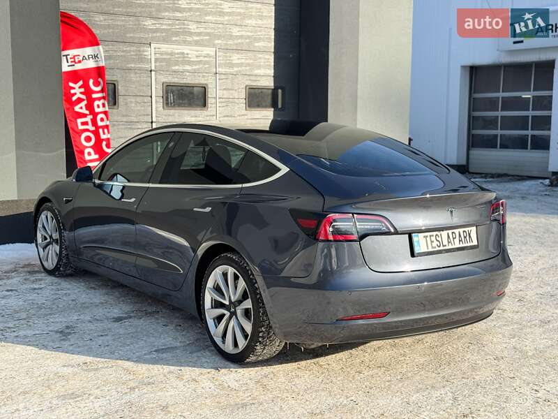 Седан Tesla Model 3 2019 в Києві