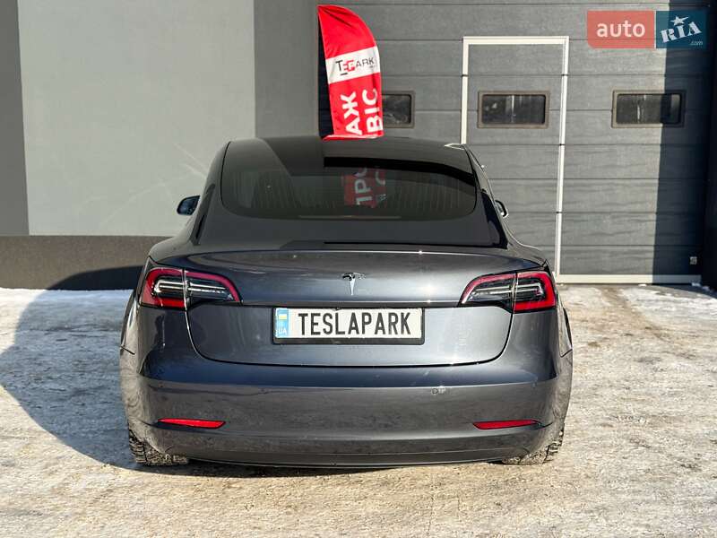 Седан Tesla Model 3 2019 в Києві