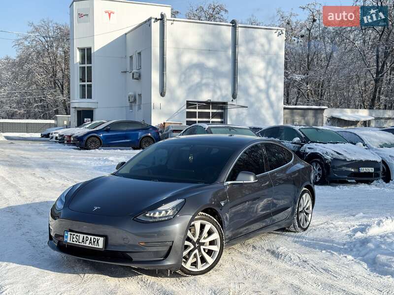 Седан Tesla Model 3 2019 в Києві