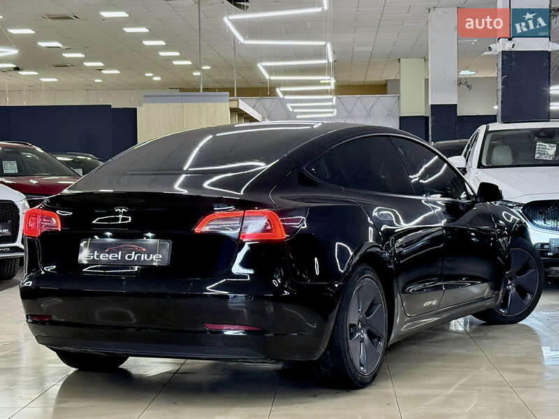 Седан Tesla Model 3 2021 в Николаеве