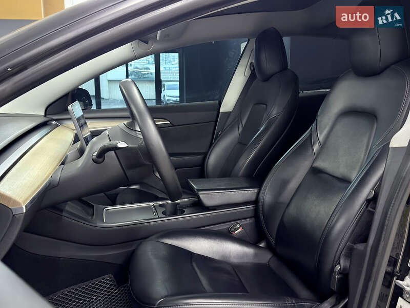 Седан Tesla Model 3 2021 в Николаеве