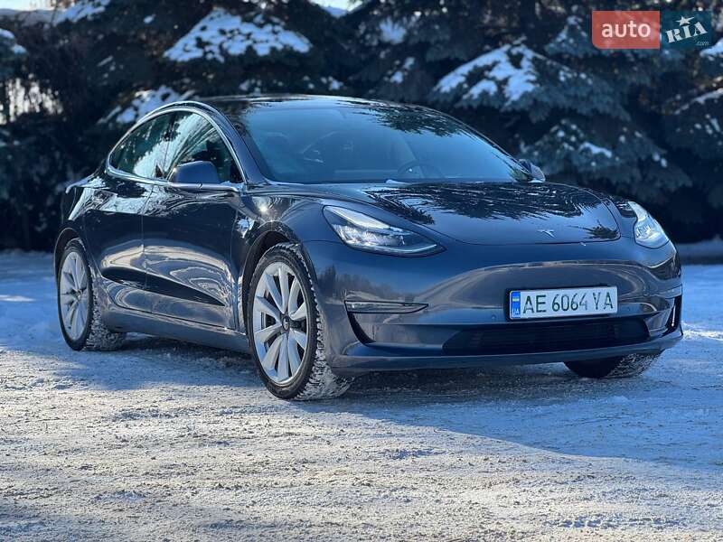 Седан Tesla Model 3 2019 в Дніпрі