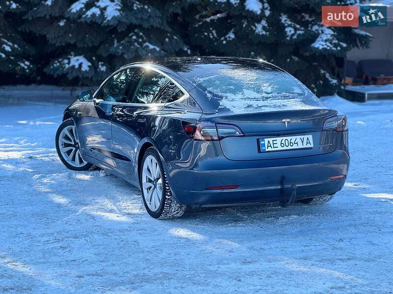 Седан Tesla Model 3 2019 в Дніпрі