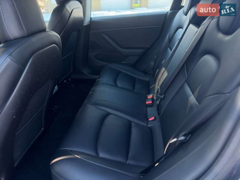 Седан Tesla Model 3 2019 в Дніпрі