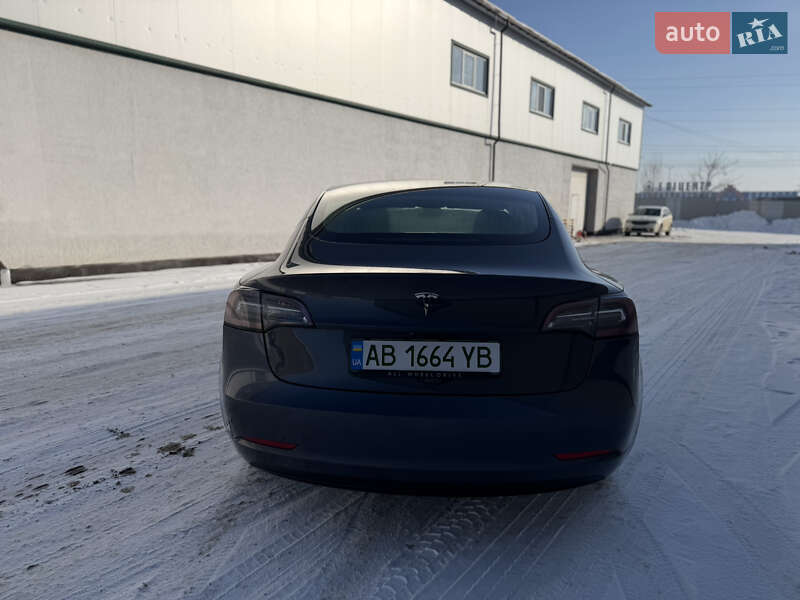 Седан Tesla Model 3 2019 в Вінниці