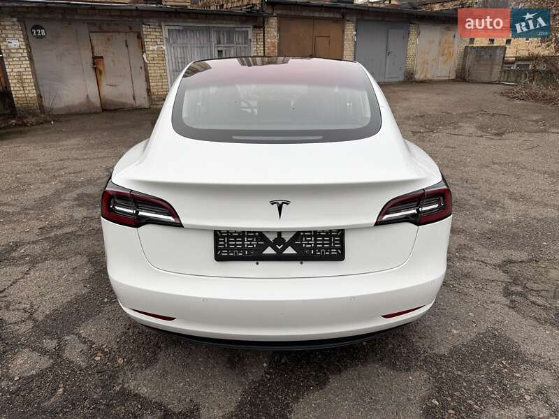 Седан Tesla Model 3 2018 в Киеве