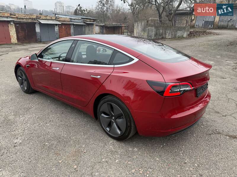Седан Tesla Model 3 2018 в Киеве