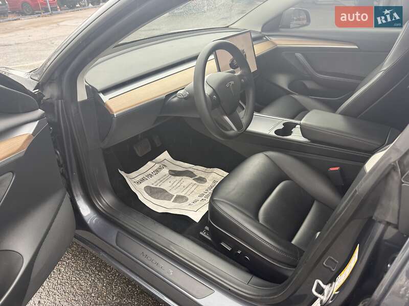 Седан Tesla Model 3 2022 в Киеве