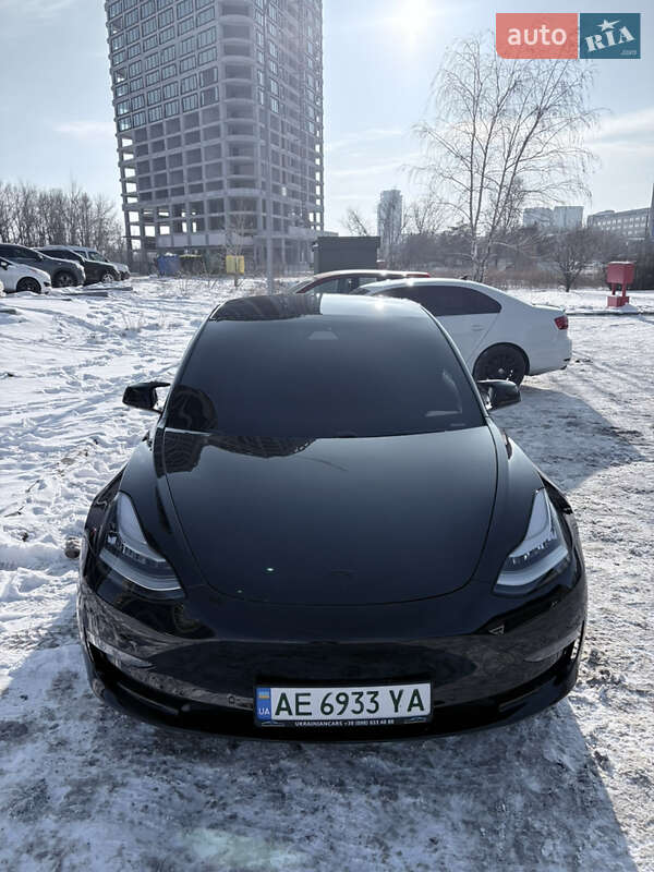 Седан Tesla Model 3 2019 в Дніпрі