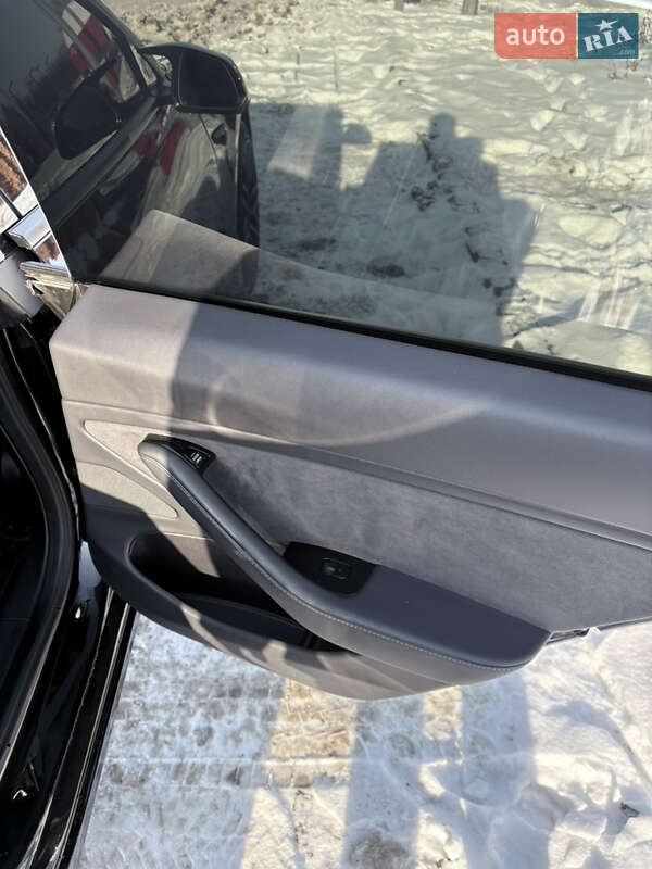 Седан Tesla Model 3 2019 в Дніпрі