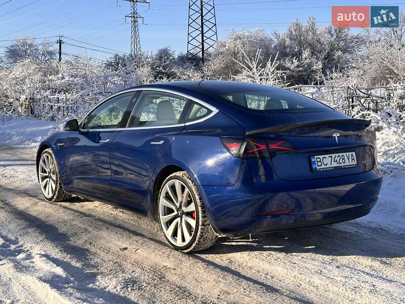 Седан Tesla Model 3 2018 в Киеве фото 5 Седан Tesla Model 3 2018 в Киеве