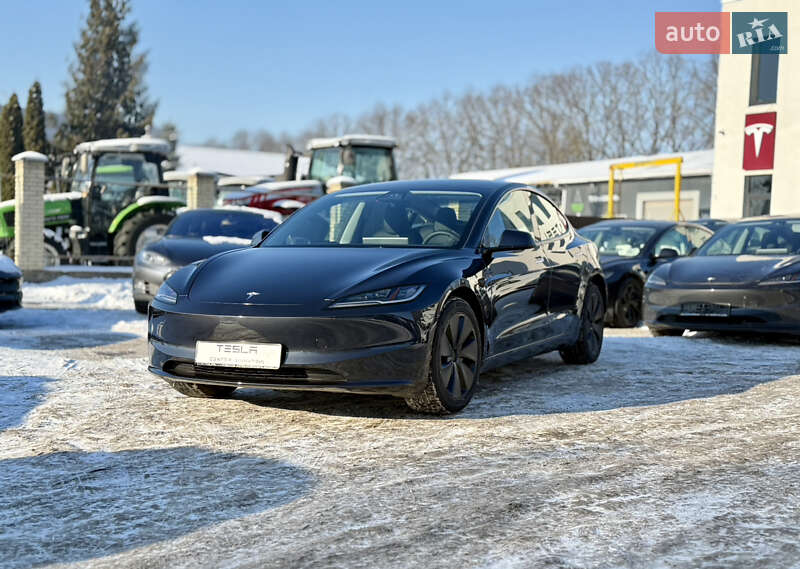 Седан Tesla Model 3 2024 в Вінниці