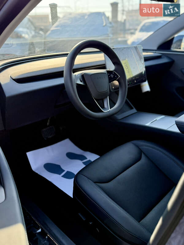 Седан Tesla Model 3 2024 в Вінниці