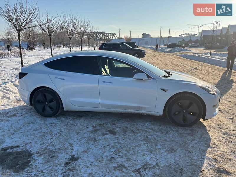 Седан Tesla Model 3 2019 в Ирпене