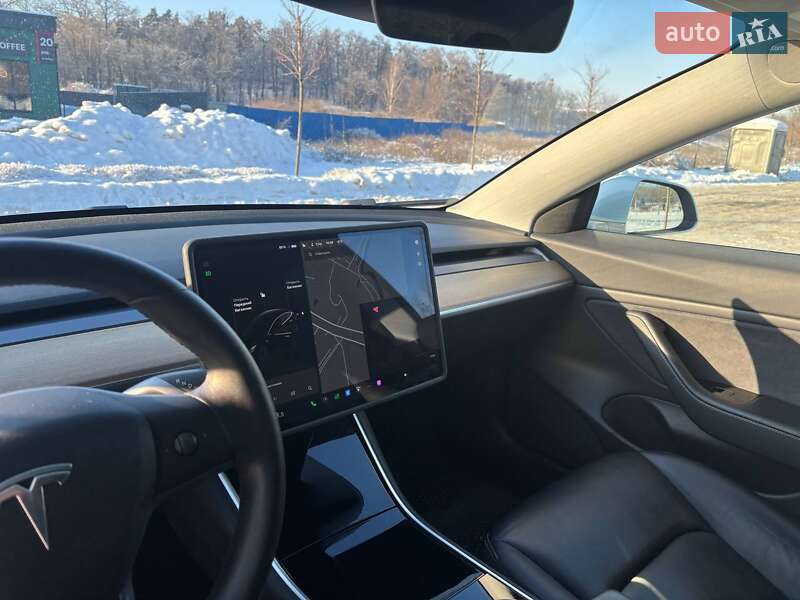 Седан Tesla Model 3 2019 в Ирпене