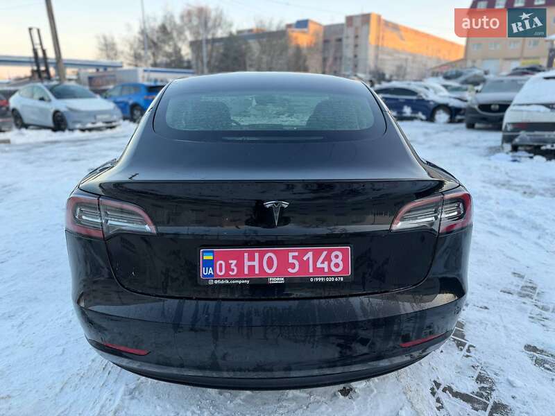 Седан Tesla Model 3 2022 в Луцьку