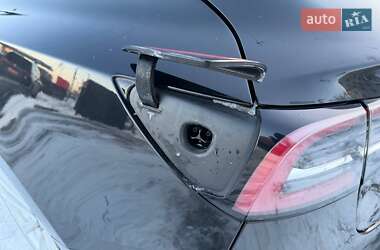 Седан Tesla Model 3 2022 в Луцке