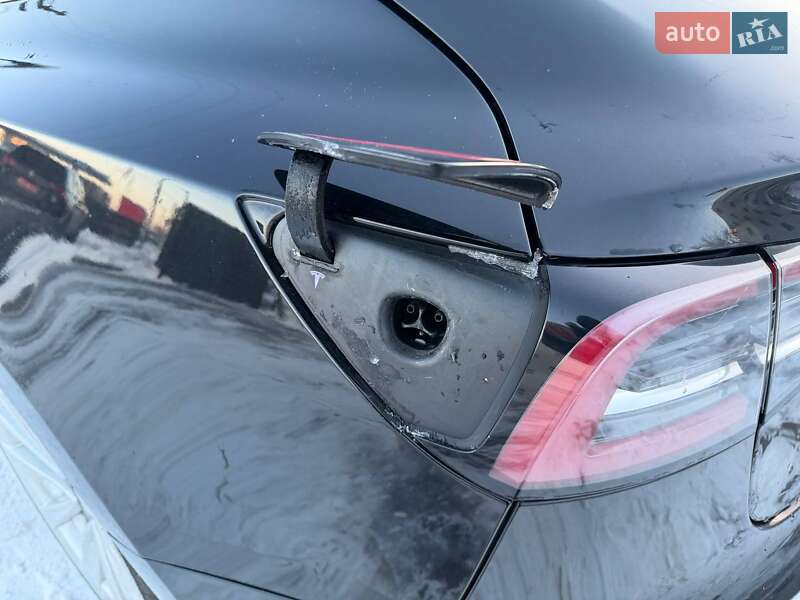 Седан Tesla Model 3 2022 в Луцьку