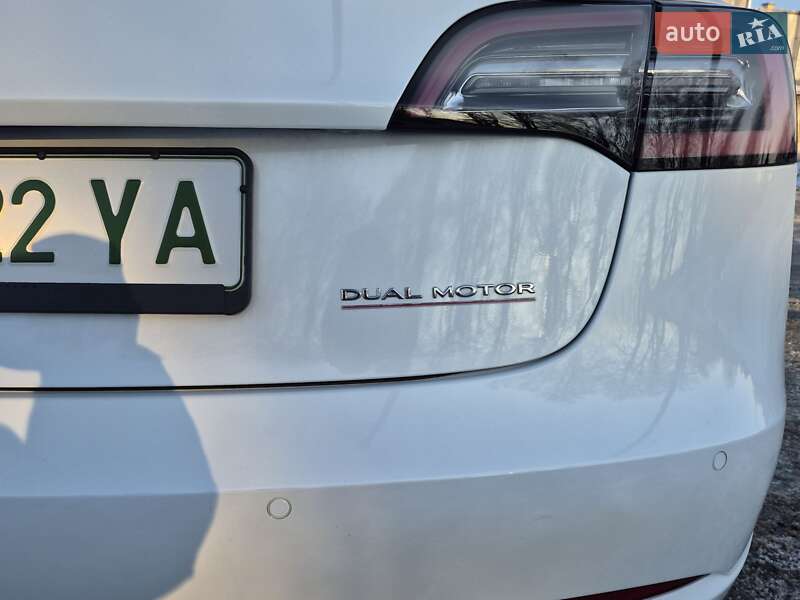 Седан Tesla Model 3 2022 в Вінниці