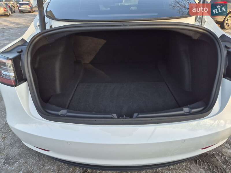 Седан Tesla Model 3 2022 в Вінниці