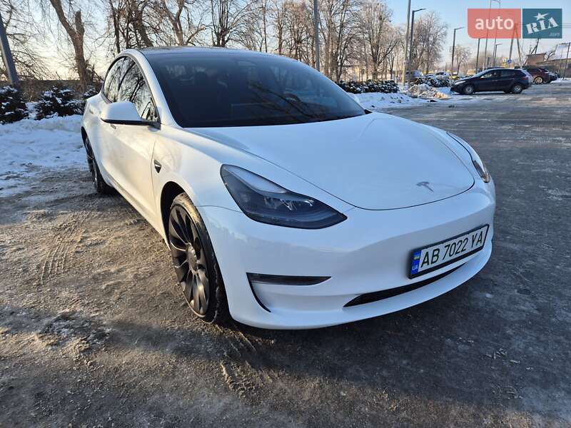 Седан Tesla Model 3 2022 в Вінниці