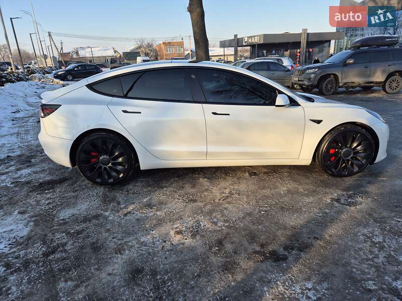 Седан Tesla Model 3 2022 в Вінниці