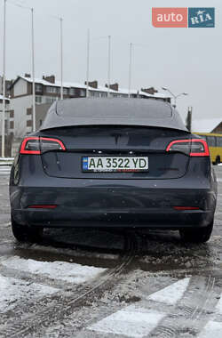 Седан Tesla Model 3 2022 в Киеве