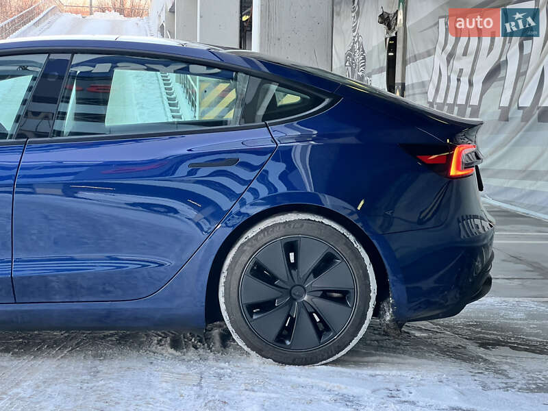 Седан Tesla Model 3 2024 в Киеве фото 25 Седан Tesla Model 3 2024 в Киеве