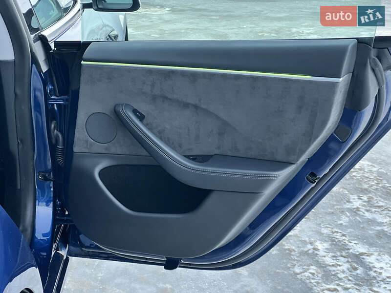 Седан Tesla Model 3 2024 в Киеве фото 45 Седан Tesla Model 3 2024 в Киеве