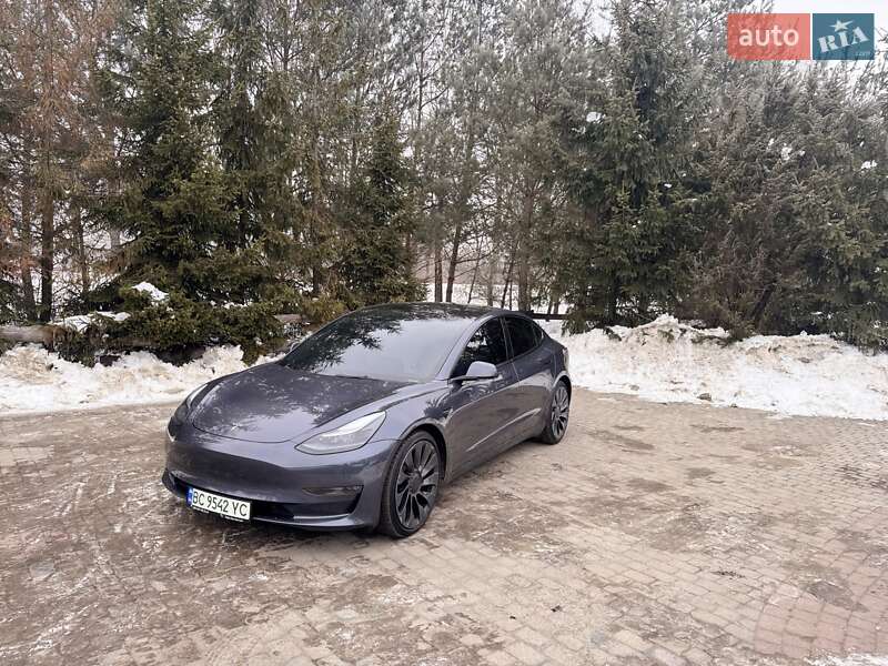 Седан Tesla Model 3 2022 в Львове