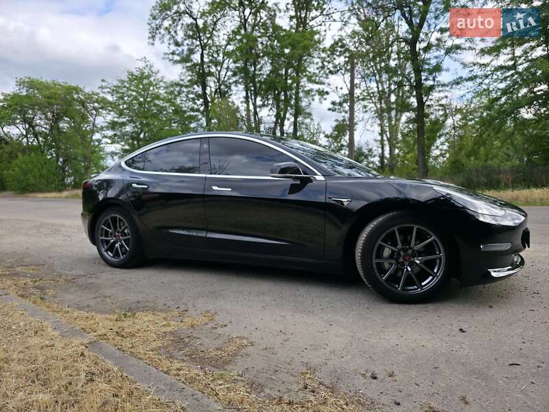 Седан Tesla Model 3 2019 в Запорожье