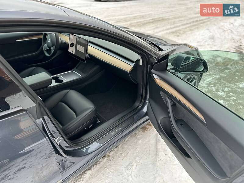 Седан Tesla Model 3 2021 в Днепре